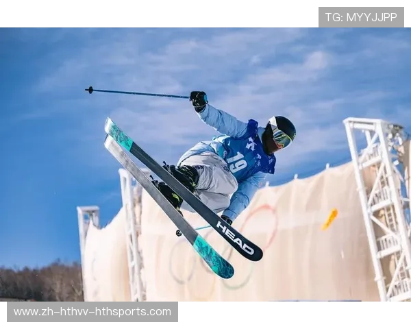 谷爱凌亮相奈飞全球领导峰会分享运动员跨界领导力心得 谷爱凌亮相奈飞全球领导峰会分享运动员跨界领导力心得